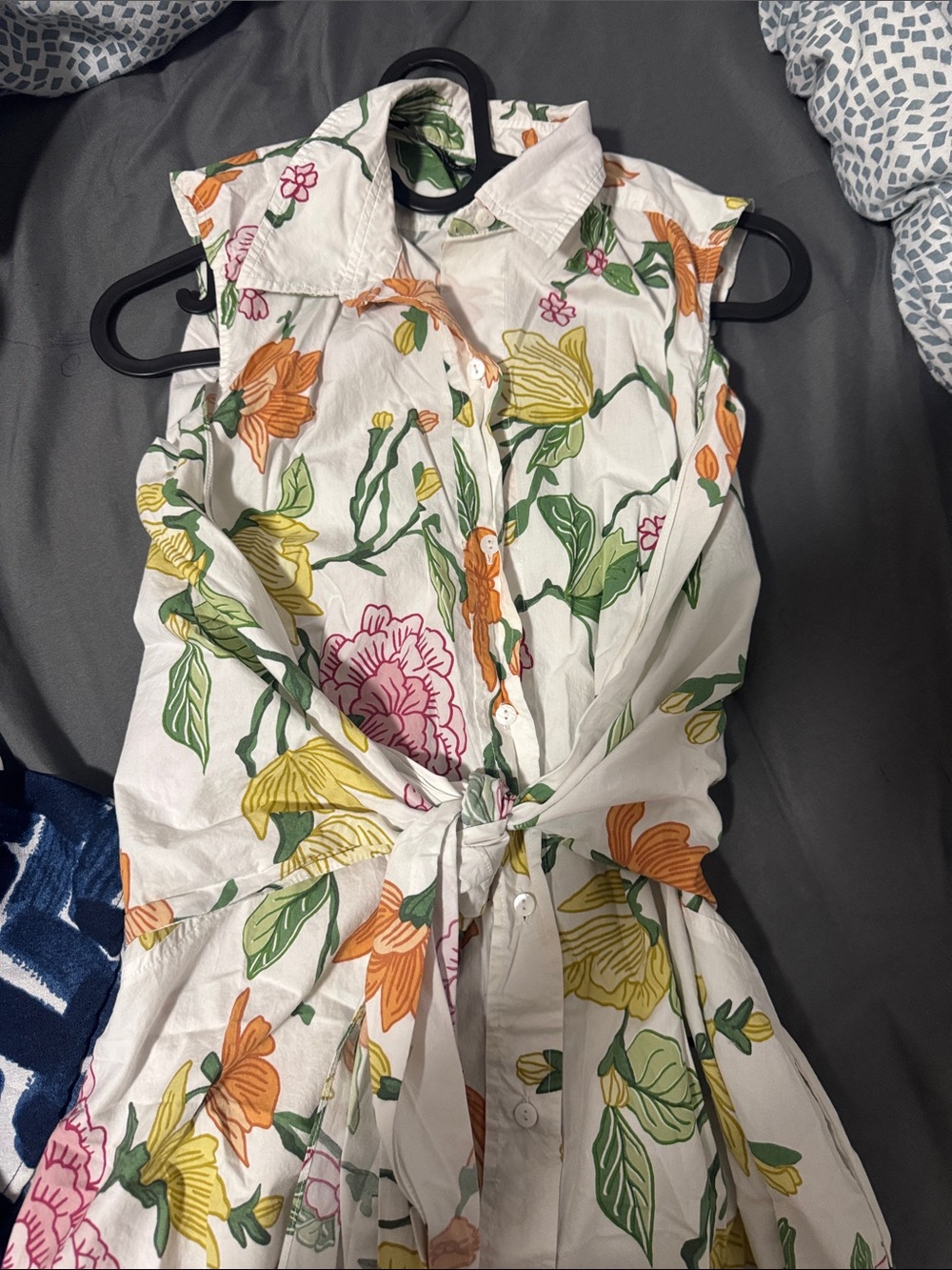 Sleeveless White Floral Tie-Waist Sundress - Picture 2 of 2